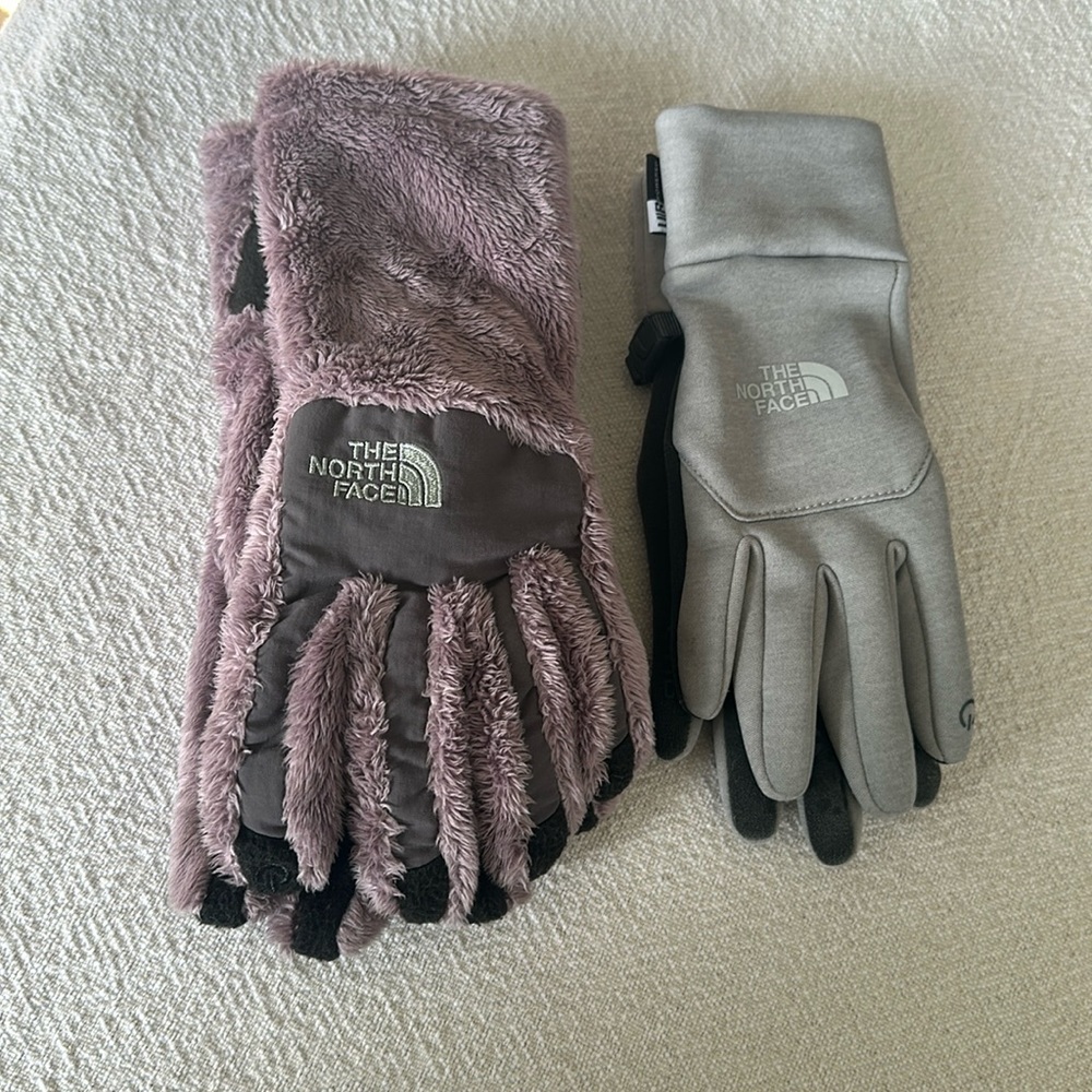 The North face gloves